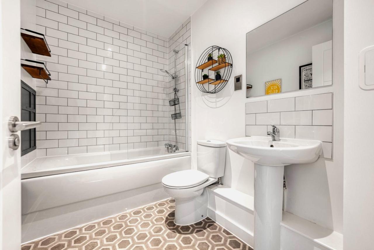 The Post House Two By Fortuna Property Gloucester Kültér fotó