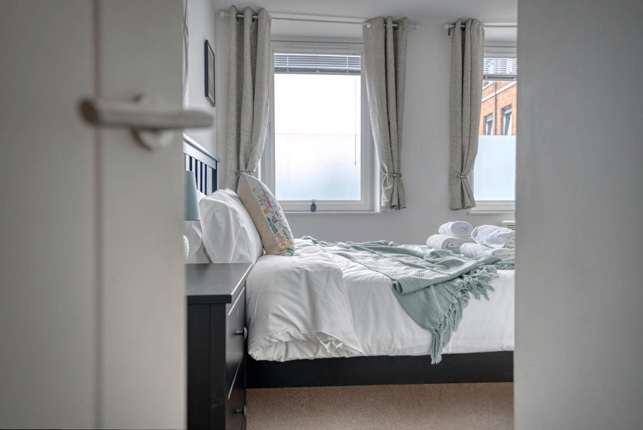 The Post House Two By Fortuna Property Gloucester Kültér fotó
