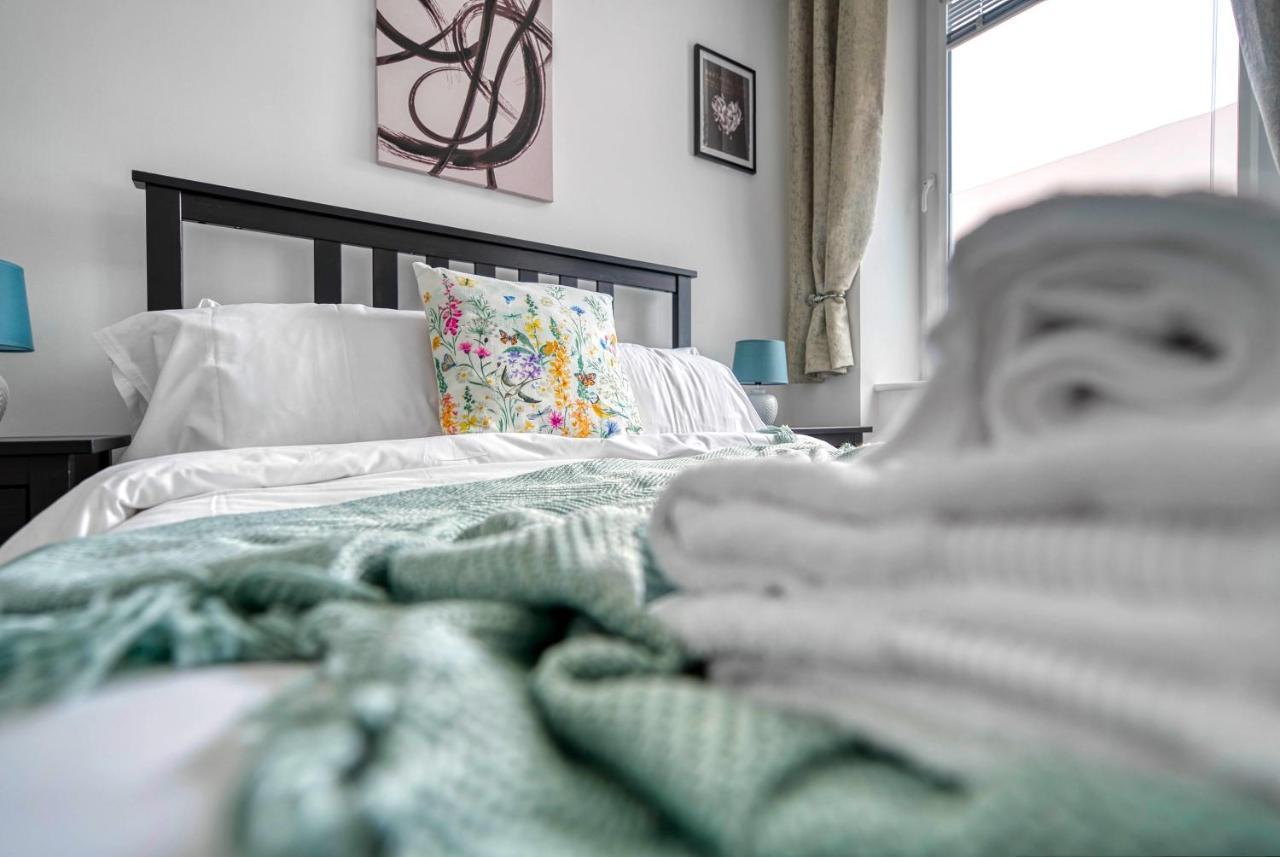 The Post House Two By Fortuna Property Gloucester Kültér fotó